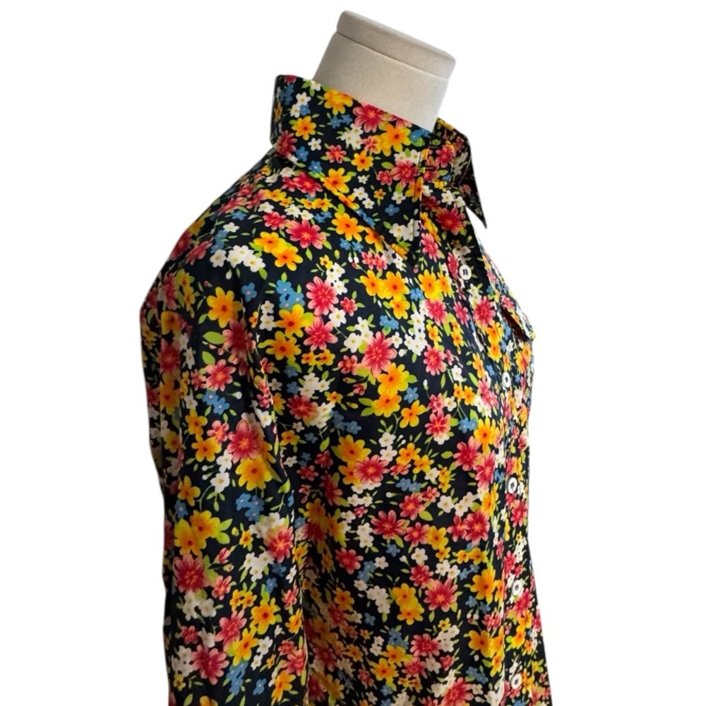 Floral Button-Up Women's Top - Picture 3 of 9